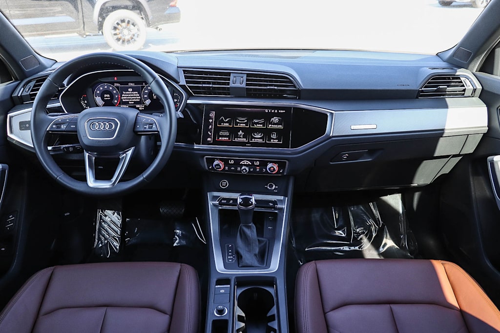 Thumbnail: 2025 Audi Q3 - 2