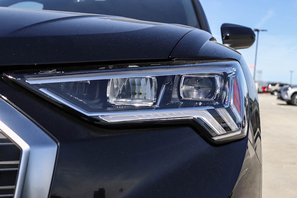Thumbnail: 2025 Audi Q3 - 17