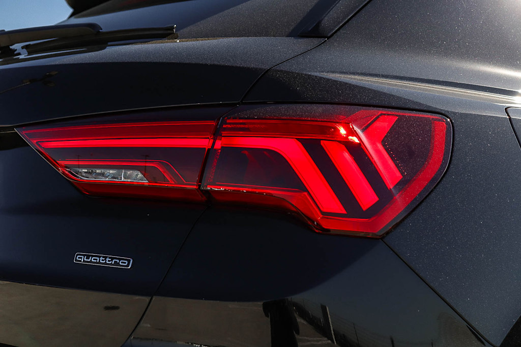 Thumbnail: 2025 Audi Q3 - 19
