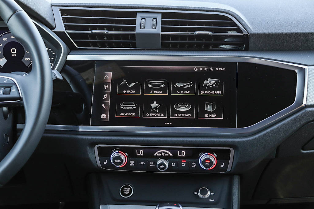 Thumbnail: 2025 Audi Q3 - 12