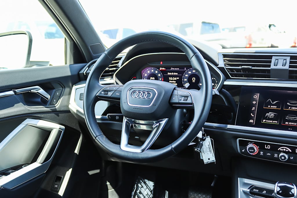 Thumbnail: 2022 Audi Q3 - 9