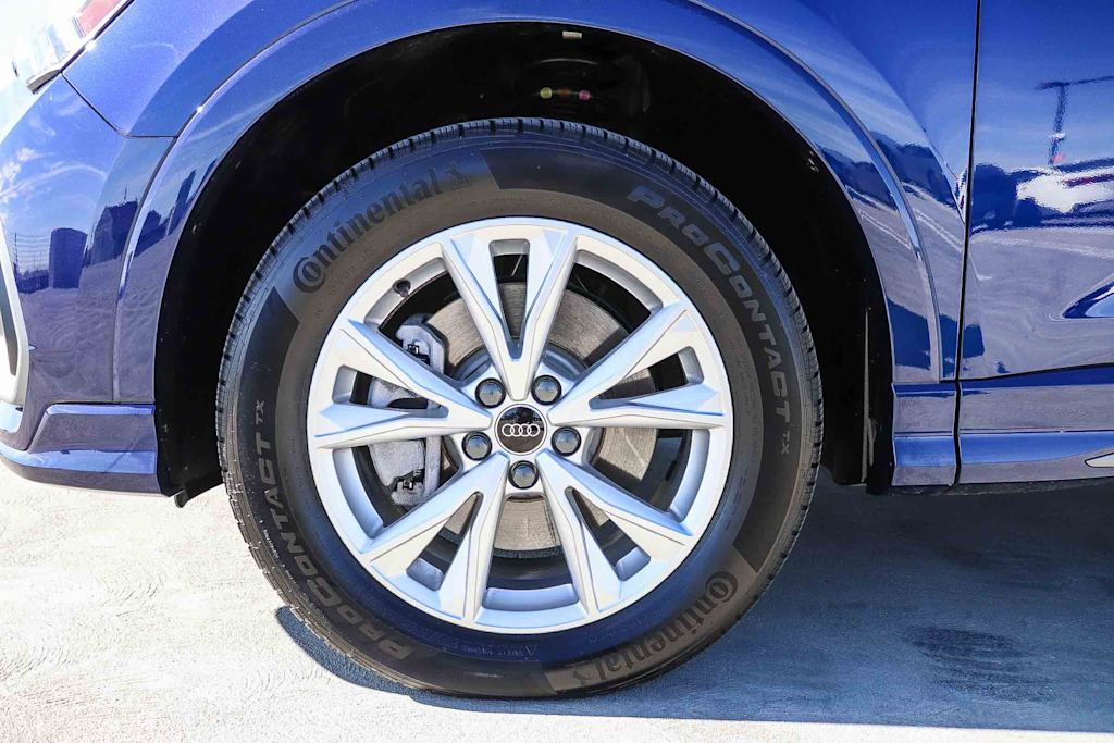 Thumbnail: 2025 Audi Q3 - 22