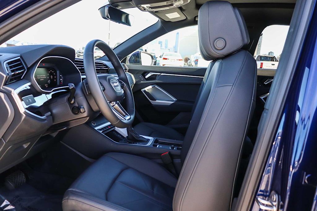 Thumbnail: 2025 Audi Q3 - 11