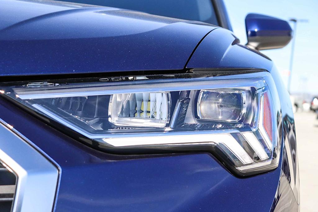 Thumbnail: 2025 Audi Q3 - 17