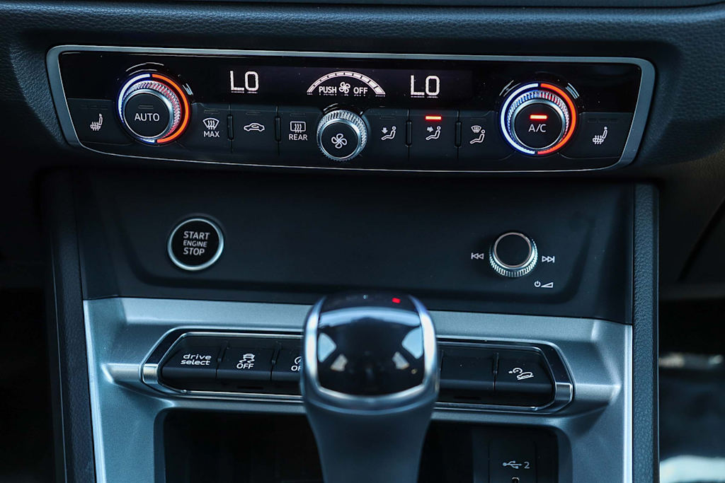 Thumbnail: 2025 Audi Q3 - 23