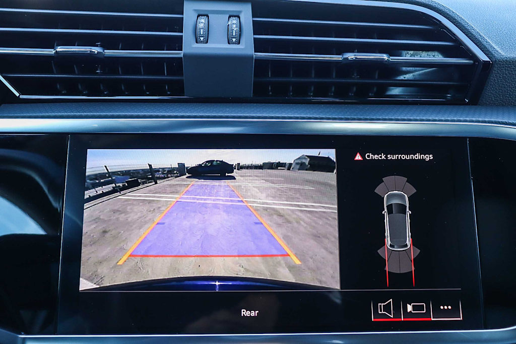 Thumbnail: 2025 Audi Q3 - 35