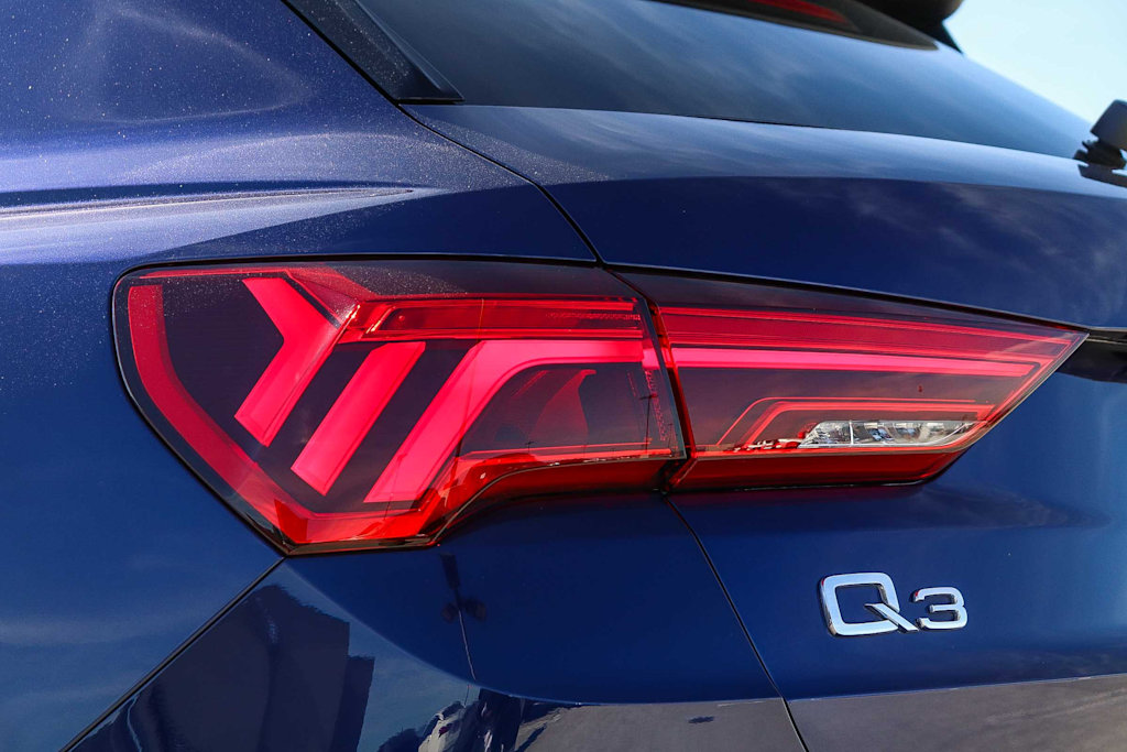 Thumbnail: 2025 Audi Q3 - 21