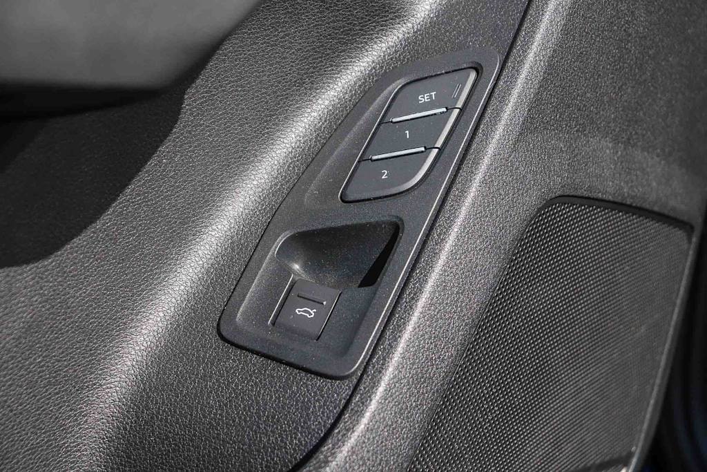 Thumbnail: 2025 Audi Q3 - 30