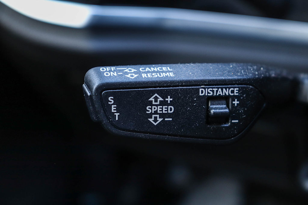 Thumbnail: 2025 Audi Q3 - 33