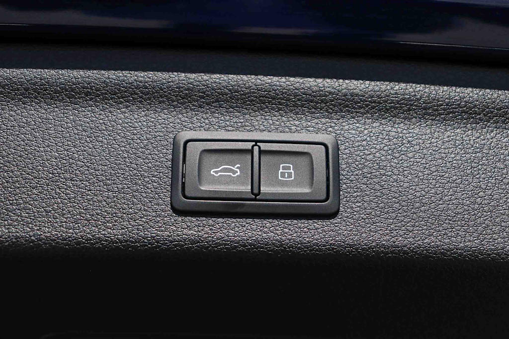 Thumbnail: 2025 Audi Q3 - 38