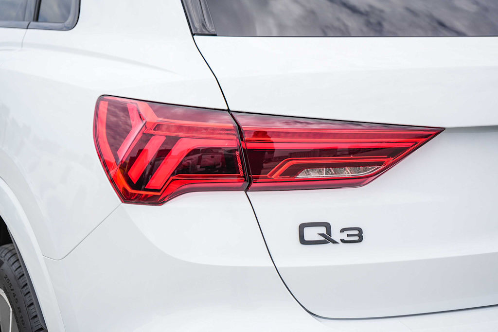 Thumbnail: 2025 Audi Q3 - 23