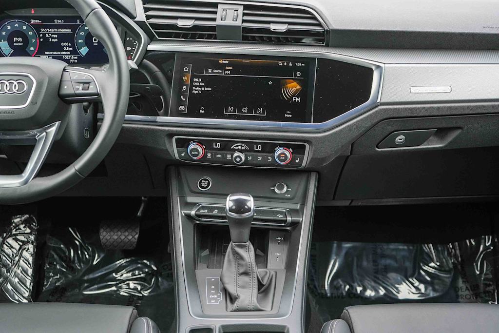 Thumbnail: 2025 Audi Q3 - 9