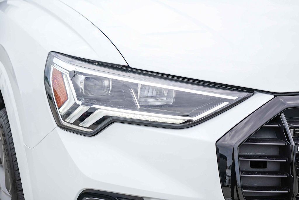 Thumbnail: 2025 Audi Q3 - 19