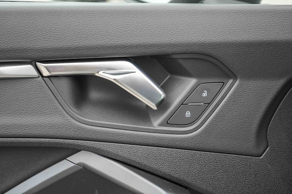 Thumbnail: 2025 Audi Q3 - 35