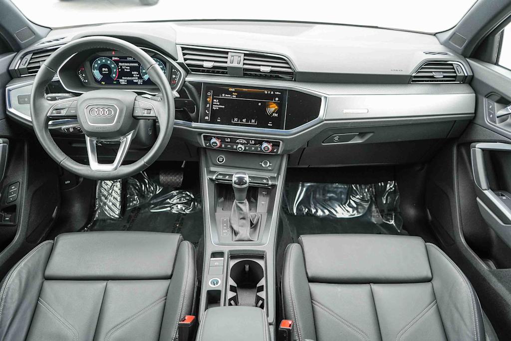 Thumbnail: 2025 Audi Q3 - 2