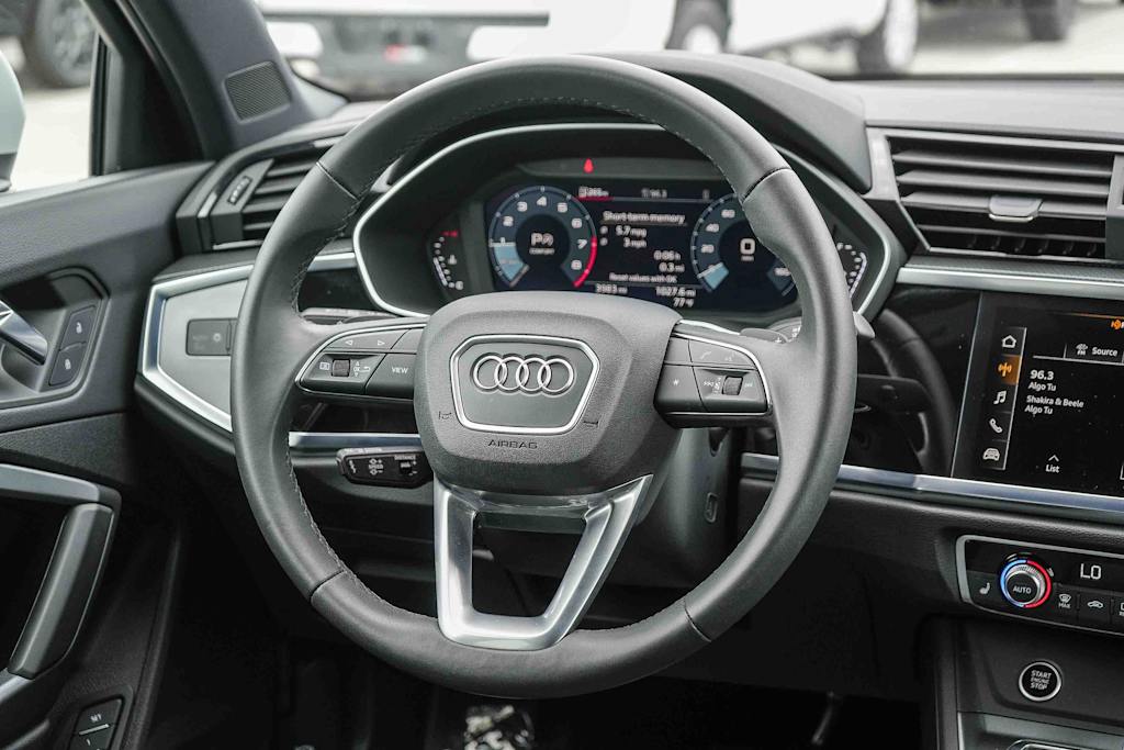 Thumbnail: 2025 Audi Q3 - 13