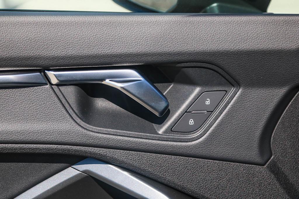 Thumbnail: 2025 Audi Q3 - 37