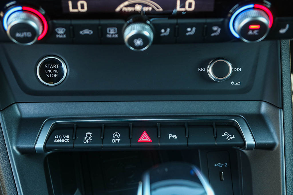 Thumbnail: 2025 Audi Q3 - 31