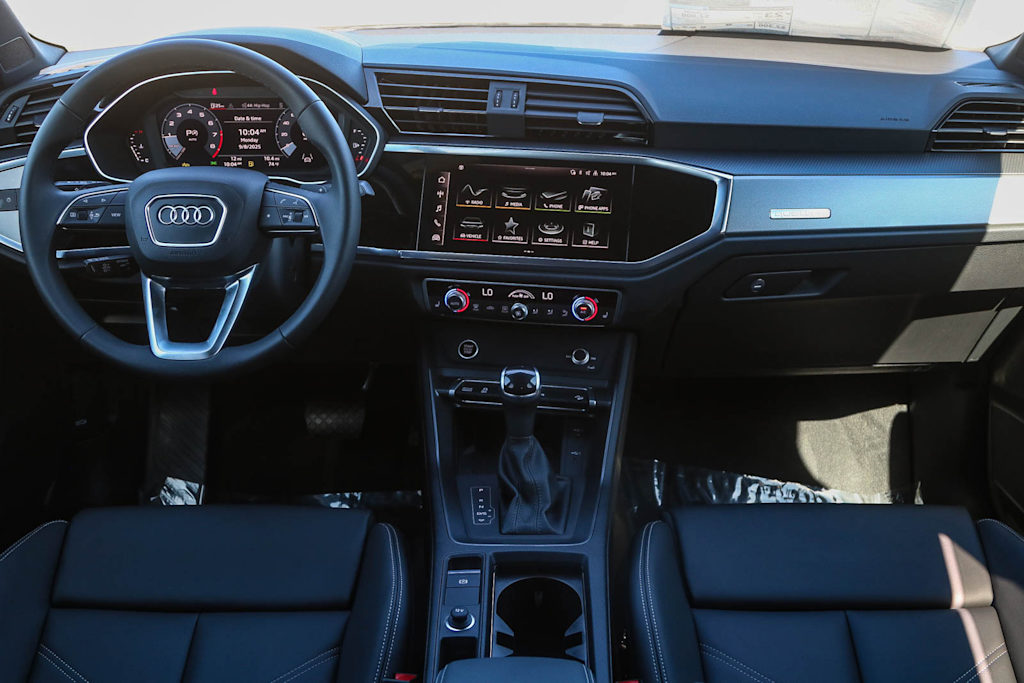 Thumbnail: 2025 Audi Q3 - 2