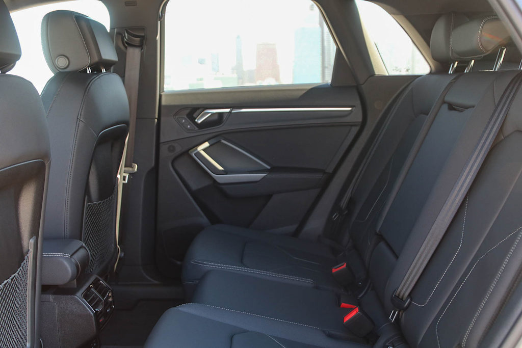 Thumbnail: 2025 Audi Q3 - 12