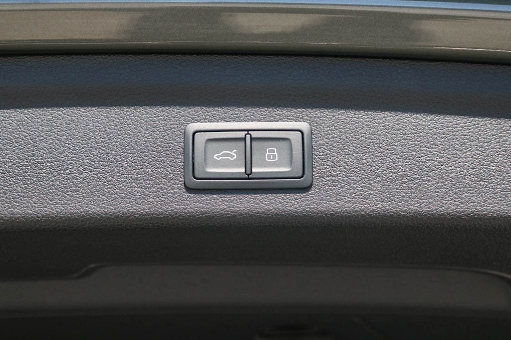 Thumbnail: 2025 Audi Q3 - 48