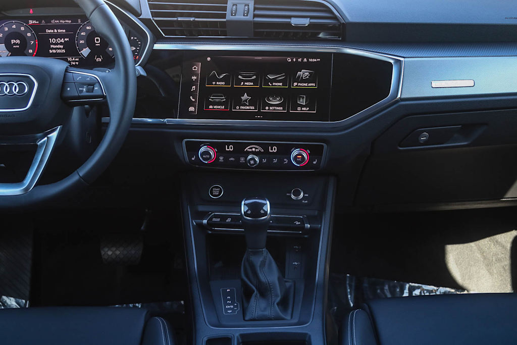 Thumbnail: 2025 Audi Q3 - 9