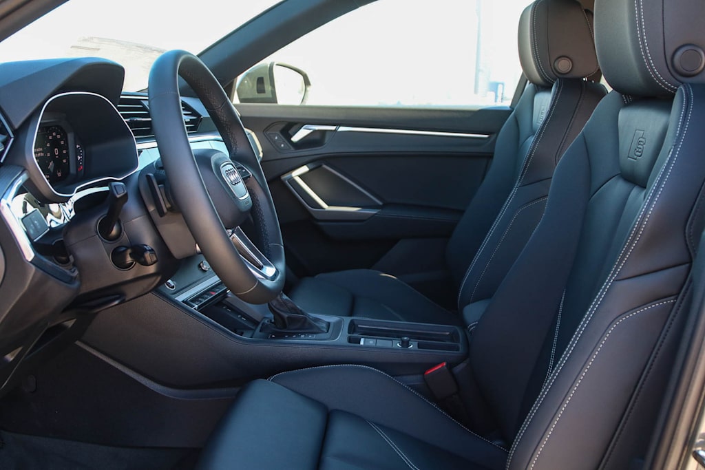 Thumbnail: 2025 Audi Q3 - 11