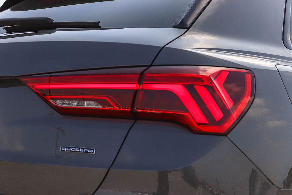 Thumbnail: 2023 Audi Q3 - 21