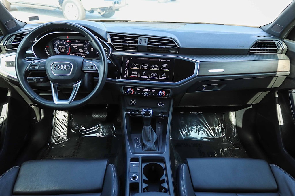 Thumbnail: 2023 Audi Q3 - 2