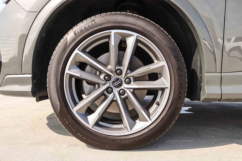 Thumbnail: 2023 Audi Q3 - 23