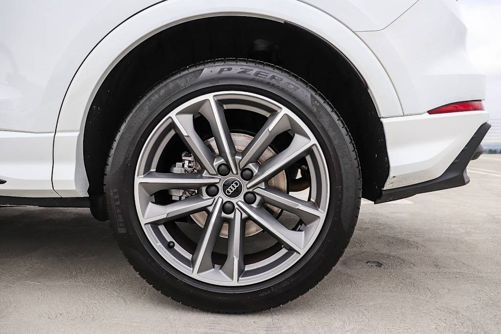 Thumbnail: 2023 Audi Q3 - 7