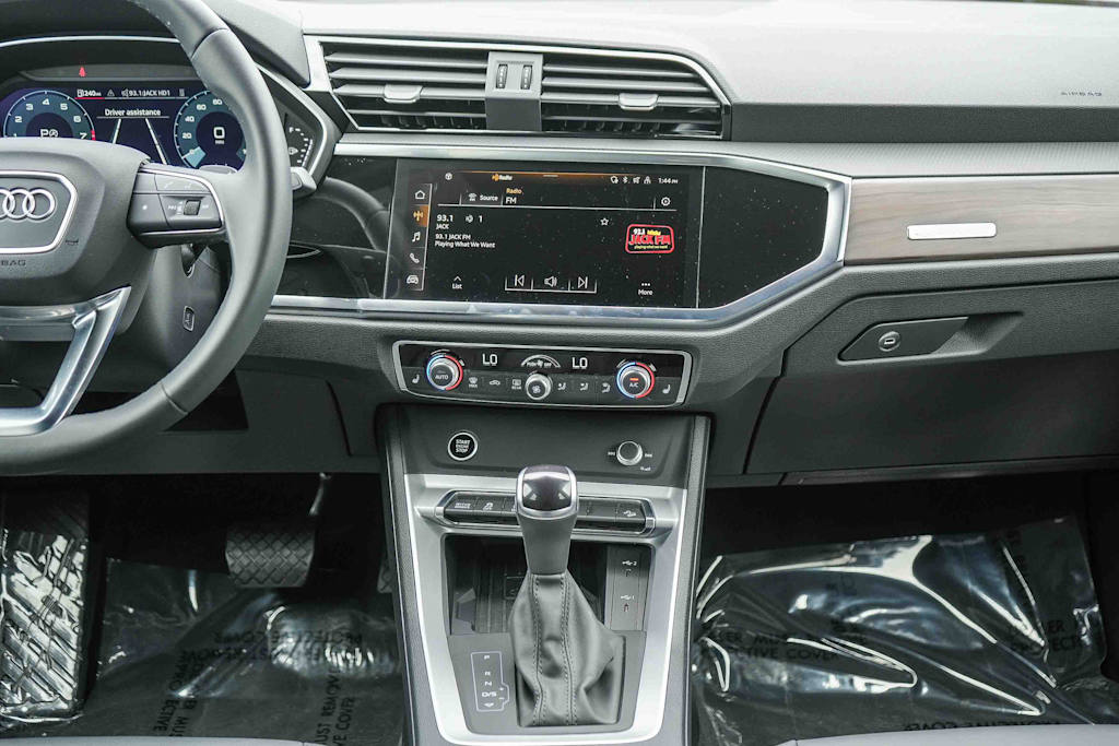 Thumbnail: 2025 Audi Q3 - 8