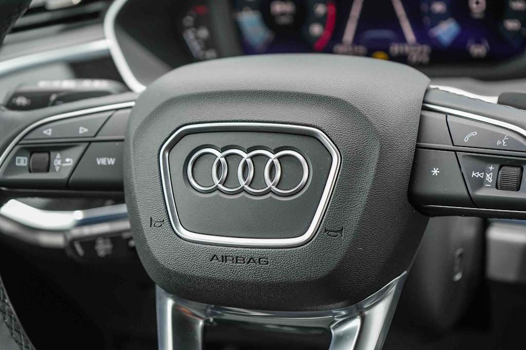 Thumbnail: 2025 Audi Q3 - 29