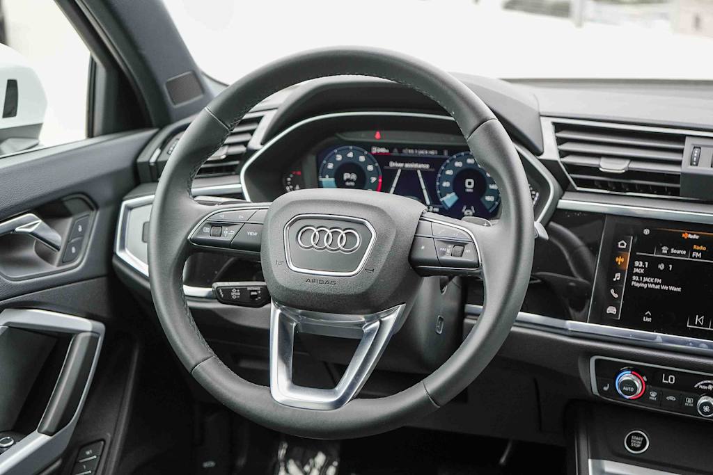 Thumbnail: 2025 Audi Q3 - 12