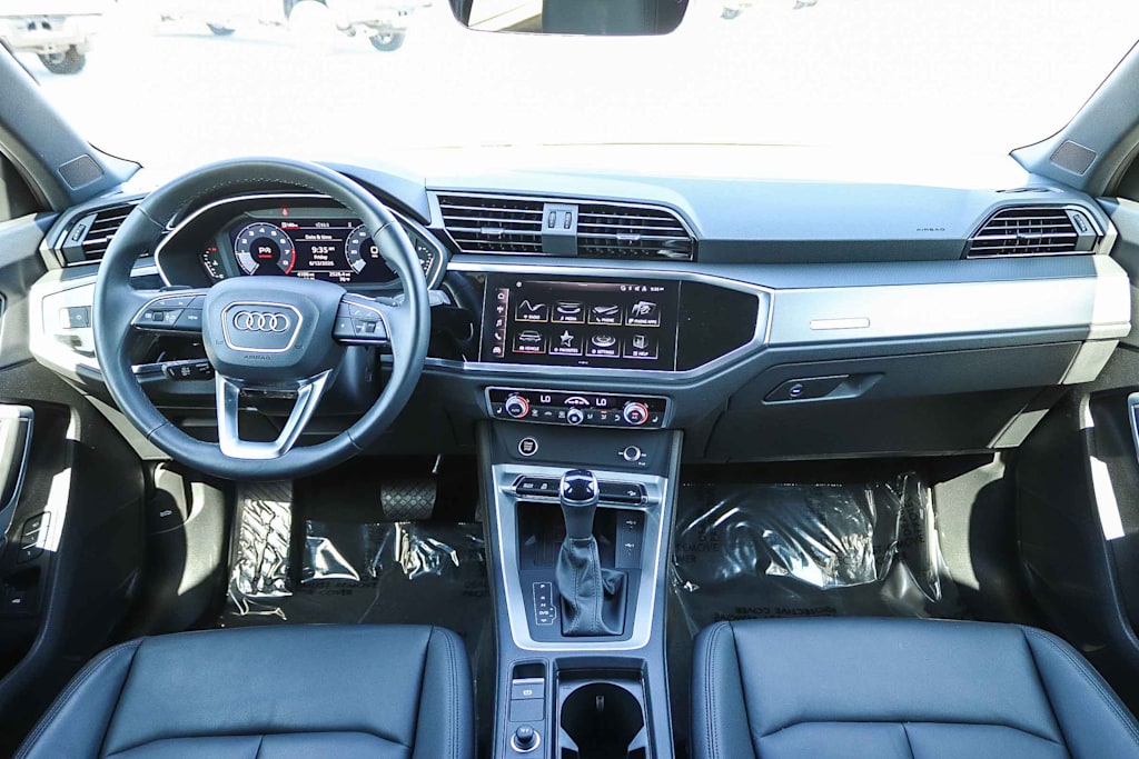 Thumbnail: 2025 Audi Q3 - 2