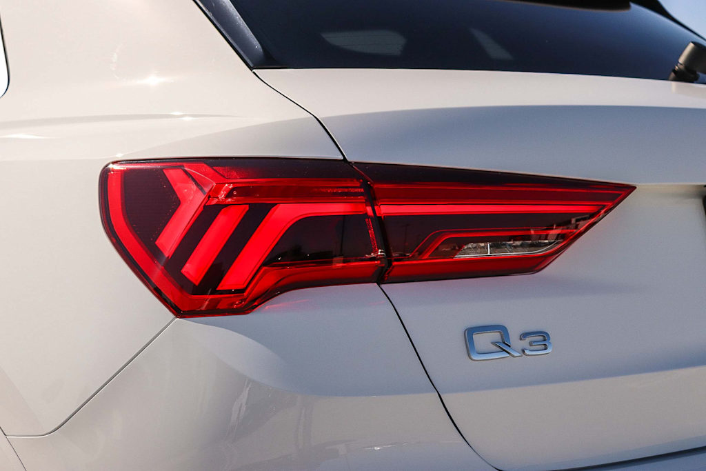 Thumbnail: 2025 Audi Q3 - 23