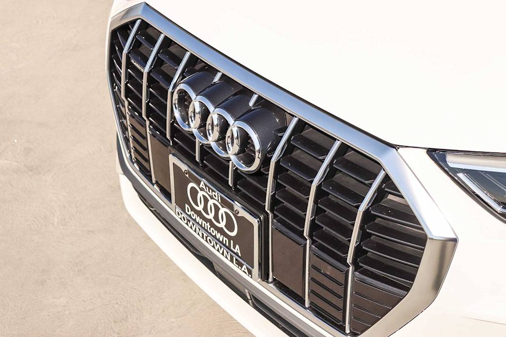 Thumbnail: 2025 Audi Q3 - 6