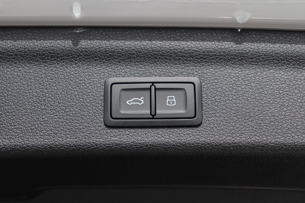 Thumbnail: 2025 Audi Q3 - 38