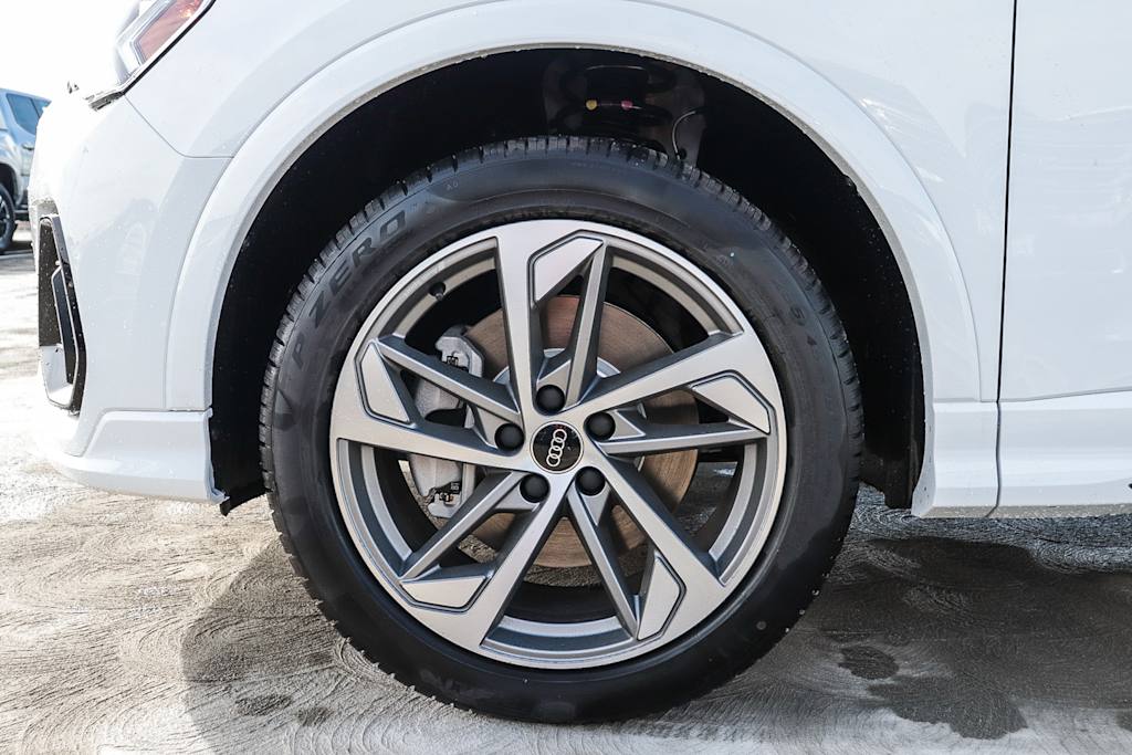 Thumbnail: 2025 Audi Q3 - 26