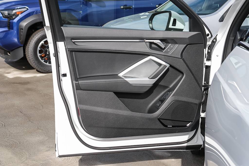 Thumbnail: 2025 Audi Q3 - 34