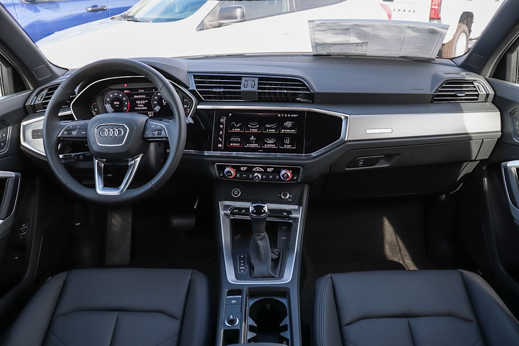 Thumbnail: 2025 Audi Q3 - 2