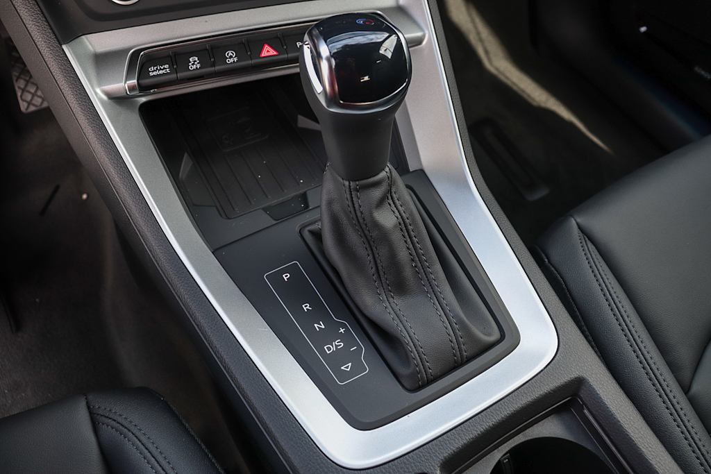 Thumbnail: 2025 Audi Q3 - 16