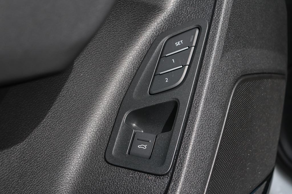 Thumbnail: 2025 Audi Q3 - 33