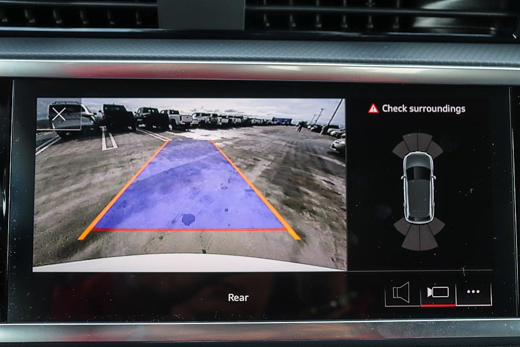 Thumbnail: 2025 Audi Q3 - 36