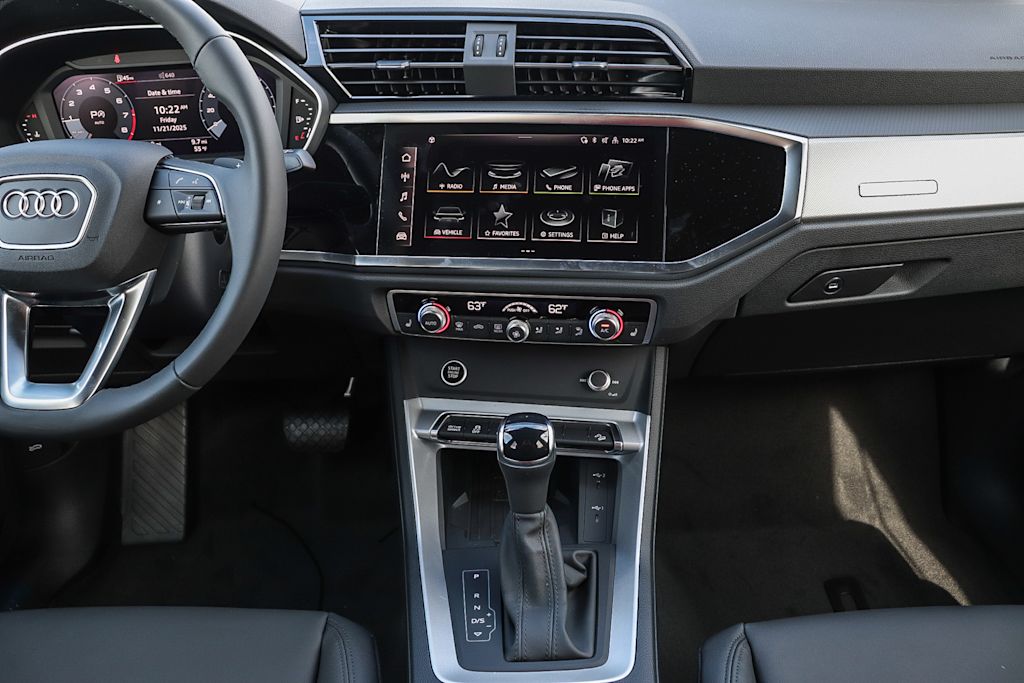 Thumbnail: 2025 Audi Q3 - 9