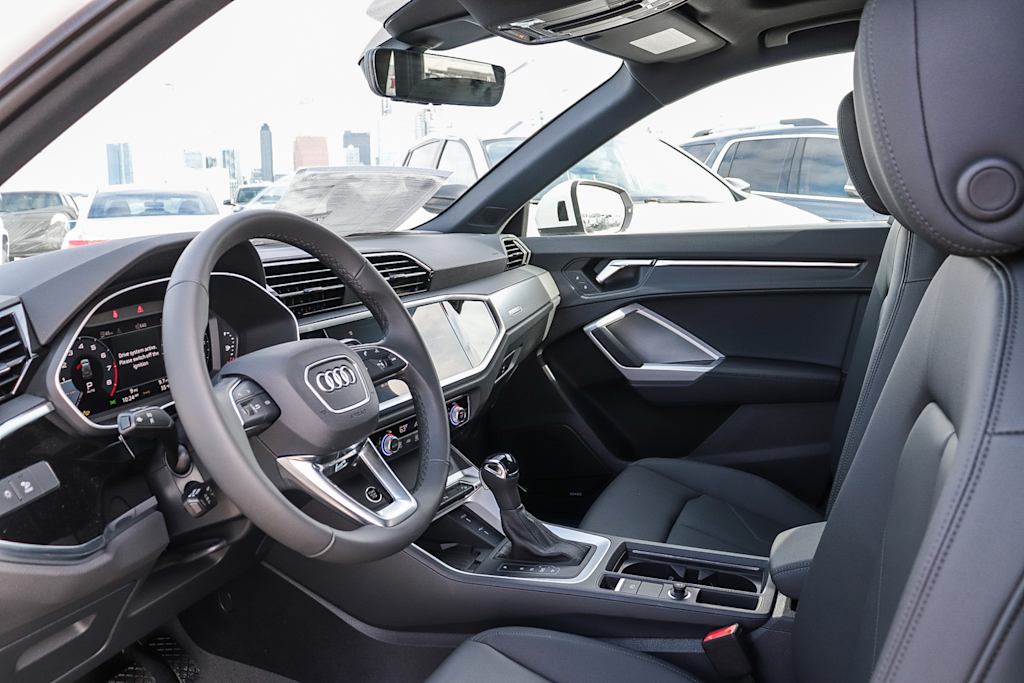 Thumbnail: 2025 Audi Q3 - 14