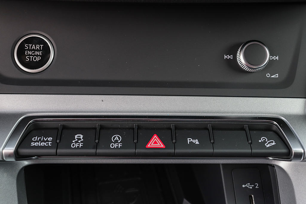 Thumbnail: 2025 Audi Q3 - 30