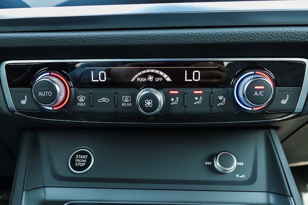 Thumbnail: 2025 Audi Q3 - 25