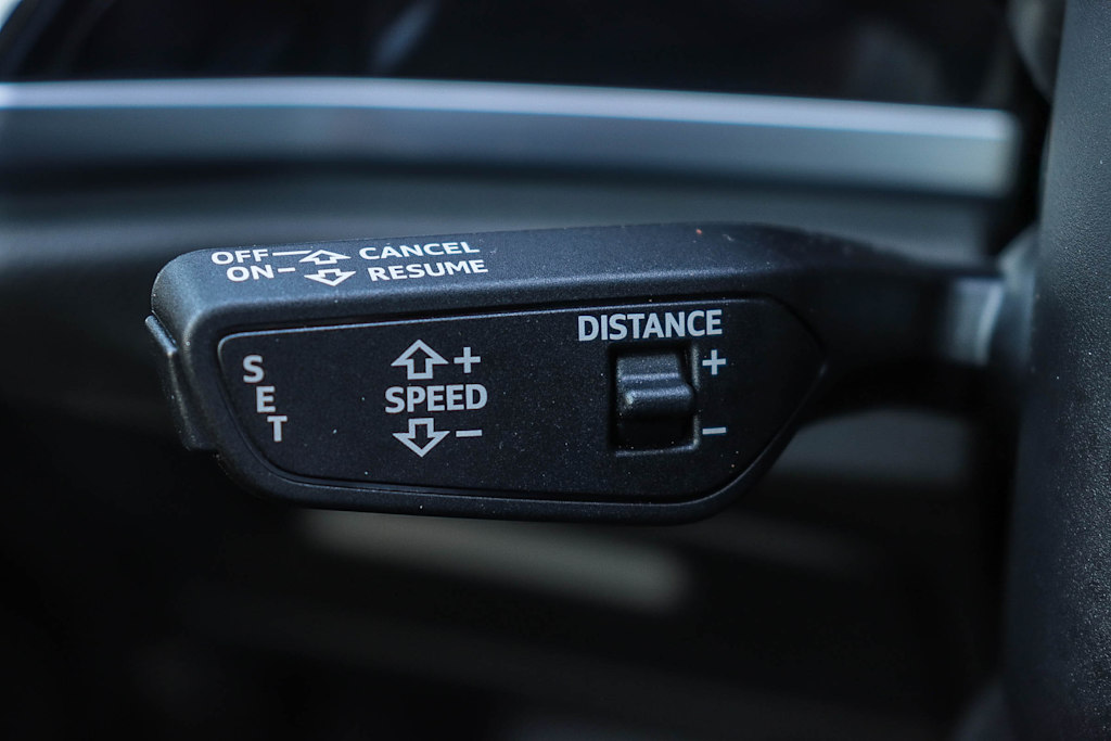 Thumbnail: 2025 Audi Q3 - 36