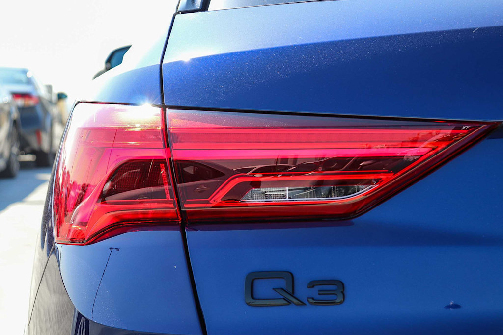 Thumbnail: 2025 Audi Q3 - 23